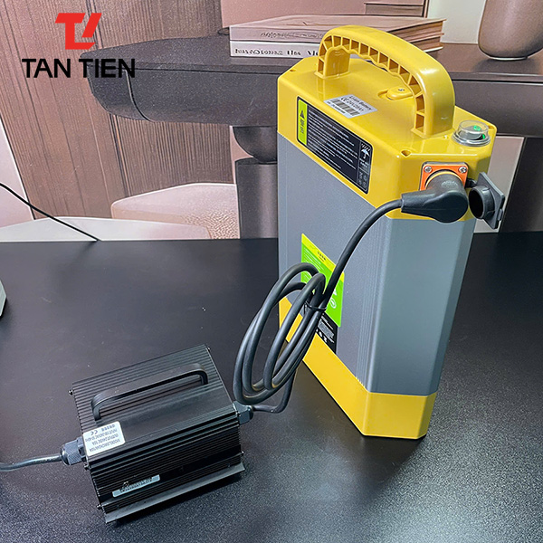 Ắc quy Lithium xe nâng Heli CBD18J-LI2
