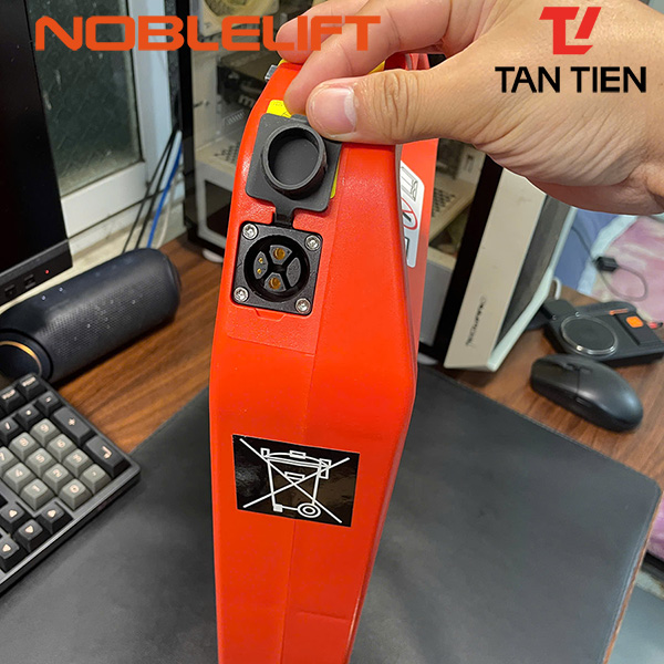 Bình Lithium xe nâng Noblelift PTE15N
