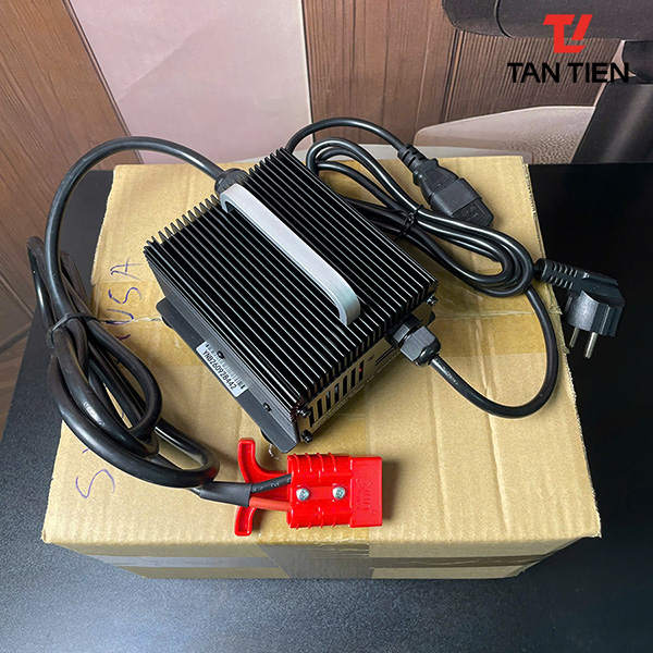 Sạc ESCH24V10A