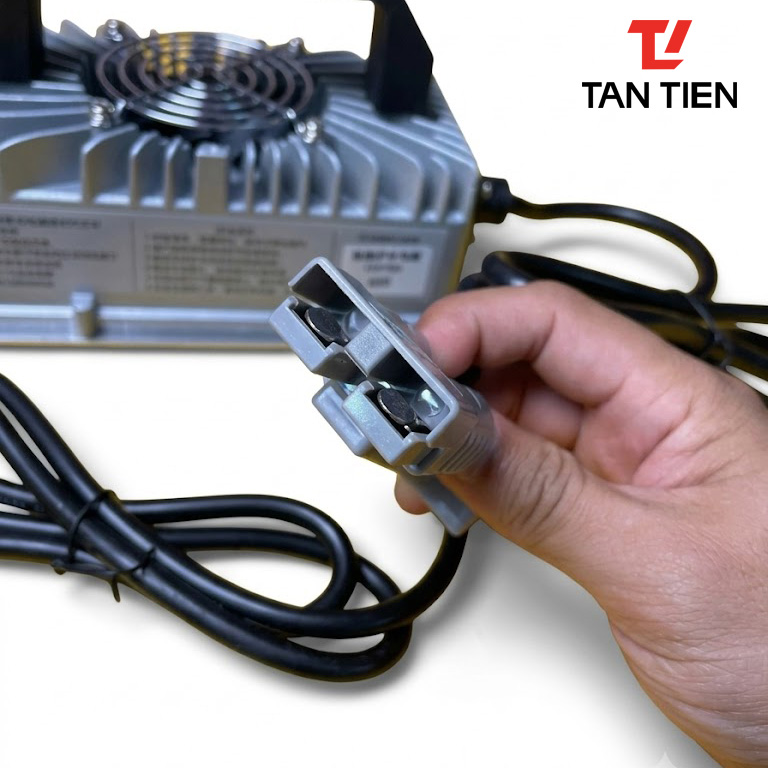 Sạc xe nâng 12V15A